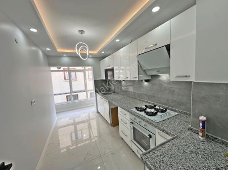 Saimekadın Mahallesinde Full Yapılı Bağımsız Salon 3+1 Satılık Daire