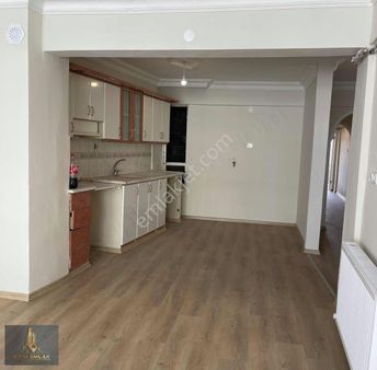 Temel Emlaktan Gençlik Cad. 2+1 Kiralık Daire Yeni Yapılmış