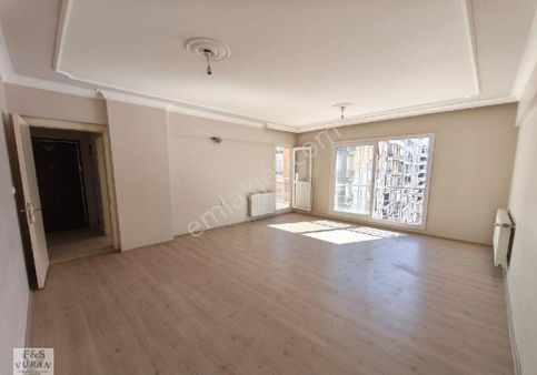 İncirliova’nın Kalbinde 3+1, 165 M², Asansörlü Ve Doğalgazlı Kiralık Daire