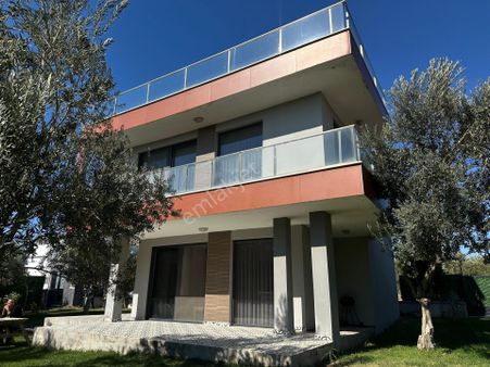 Çanakkale Geyikli'de Deniz Manzaralı, Bahçeli Kiralık Villa!