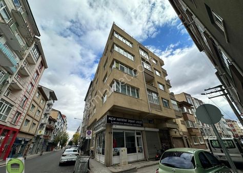 Buewo'dan Kırmızıtoprak Mah. Basın Şehitleri Cd. 3+1 Ara Kat Kiralık Daire