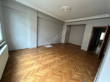 Elif Emlaktan Kiralık Metrobüs Hattına Çok Yakın 2+1