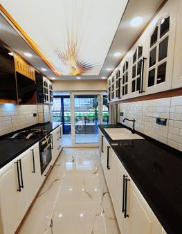 Merkezi Konumda Ultra Lux Tadilatlı Geniş Daire