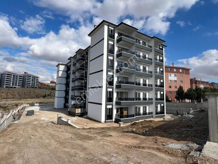 Cb Vizyon Tuğba Erkal'dan Yüksek Kat Köşe Konum Fırsat 1+1 Daire