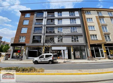 Bess'den Çamlıca Mah. Birlik Cad. Üzeri Kiracılı Satılık İş Yeri