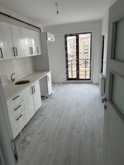 Satılık 2+1 98 Metrekare Ebeveyn Banyolu