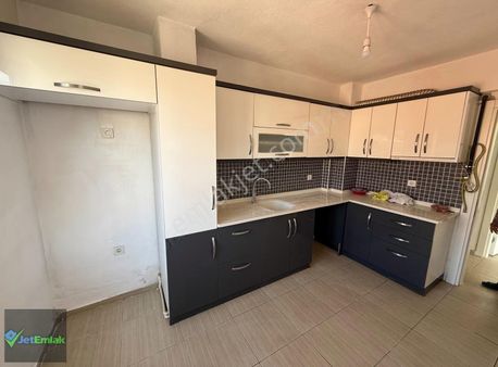 ▀▀jet Emlak'tan Hamidiye'de Ayrı Mutfaklı Doğalgazlı Kiralık 3+1