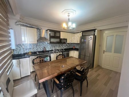 Yeditepede 3+1 İçi Bakımlı