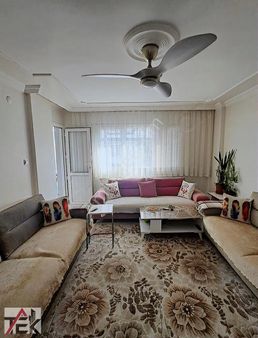 Site İçersinde Arakat 3+1 İçi Temiz Yapılı Asansörlü Satılık