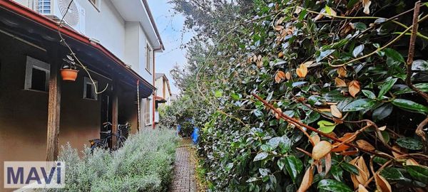 Remax Mavi Arabacıalanı Merkezi Konumda 5+1 Satılık Villa