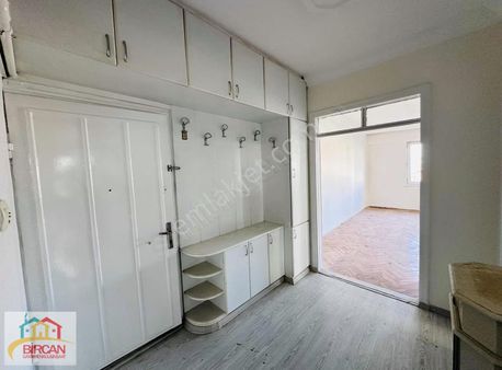 Yeditepe'de Satılık Göbek Kat Asansörlü 3 + 1 Daire