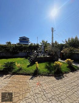 Çatalçamda Geniş Bahçeli Eşyalı Satılık Villa