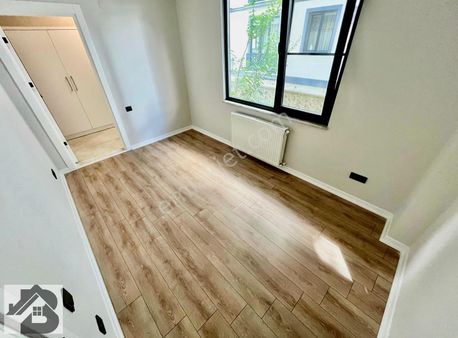 ⫸akçay Best Emlak'tan⫷ Giyinme Odalı Bahçe Kullanımlı Geniş 2+1