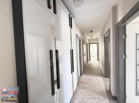 Cadde Seyrandan Satlık 2+1 Ara Kat