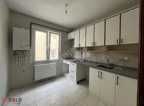 Atatürk Mahallesi Çambaşı Caddesinde Kiralık 3+1 Daire!