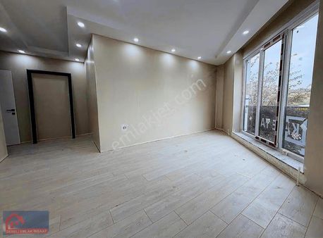 İstasyon Mahallesinde Köşe Başı Lüks 2+1