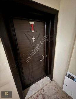 Sarılar Gayrimenkul'den 3+1 Kombili Çift Cepheli Kiralık Daire