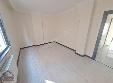 Çayırova Merkezi Konumda 2+1 Asansörlü İskanlı Lüks Daire