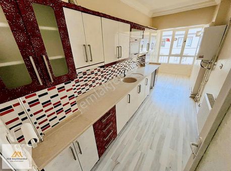 Ecg'den; Saray İlkokula Yakın Tam Merkezde Katta 3+1 Uygun Daire