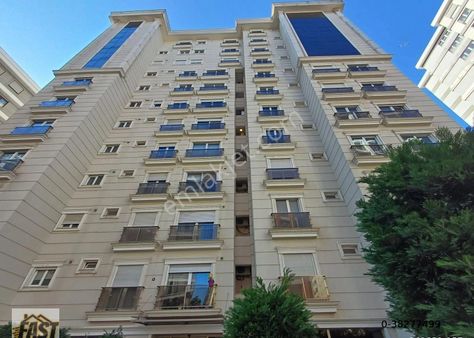 Kadıköy Şaşkınbakkal'da Havuzlu Güvenlikli Binada 2+1 Daire