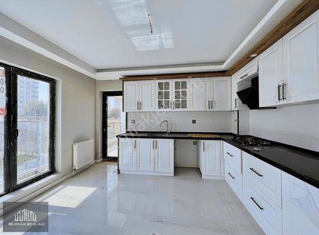 Buraktan Devlet Hastanesi Yanı Lüks Sitede 185m² 5.kat Güney 4+1