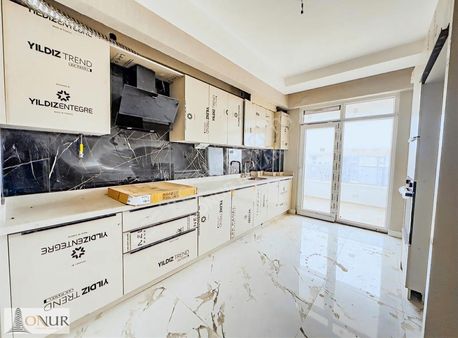 Onur Emlak Site İçi Ara Kat Kapalı Otoparklı 4+1 Lüks Daire