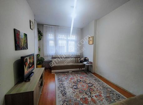 Küçükçekmece Tepeüstünde Satılık 90.m2.daire.2+1-1.800.000.tl