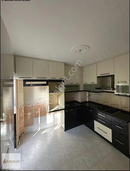 Ayvalı Mahallesi Kardeşlerde Ara Katta 3+1 Bakımlı Kiralık Daire