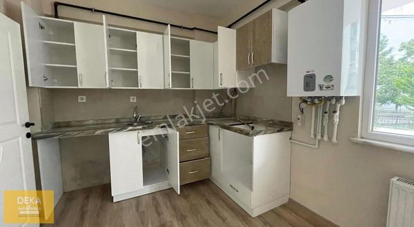 Deka Gayrimenkul'den Atakent'te Kiralık Siteiçi Giriş 1+1 Daire