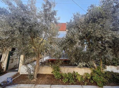 Urla Zeytinalanı Çamlıçay'da Satılık Villa