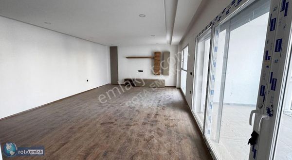 Kuşadası'nda Geniş Doğalgazlı Sıfır 3+1 Daire