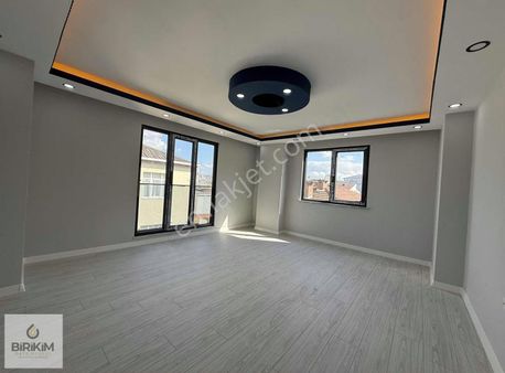 İstasyon Cadde Dibi 3+1 Lüx Çatı Dubleks Daire