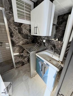 Bölgenin En Prejtijli Sitesinde Yatirimlik 1+1 Daireler