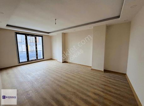 Konaştan Arnavutköyde Satılık 2+1 Sıfır Arakat Daire