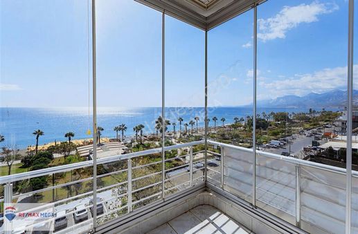 Konyaaltı'nda Denize Sıfır Full Manzara Ara Kat 2+1 Daire