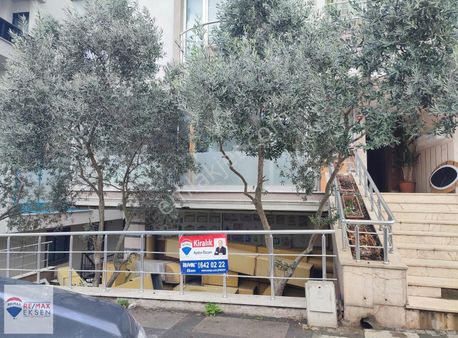 Çekmeköy Merkezde Üsküdar Caddesi Üzerinde Kiralık Dükkan
