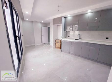 Türkmen Emlak'tan Yunus Emre Mah.3+1 Asansörlü Sıfır 1 Kat