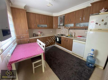 Küçük Menderes'ten Kiraz İstiklal Kiralık Eşyalı Doğlgazlı Daire