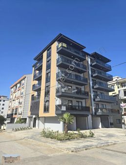 Satılık Yeşilyurtta 3+1 135 M2 Kombili Özel Otoparklı Lüks Daire