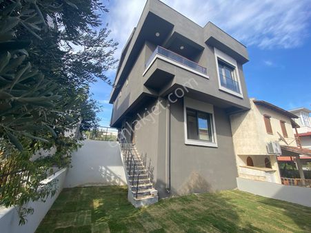 Global Den Geniş Bahçeli Denize 400 Metre Villa