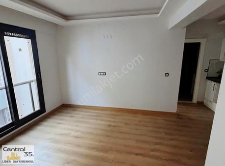 Central 35 Menderes Mh 68 M2 2+1 D.gaz Asansör Açık Mutfak
