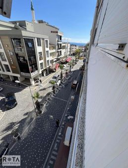 Altınoluk Meydanda 2+1 Eşyalı Sürekli Kiralık-rota