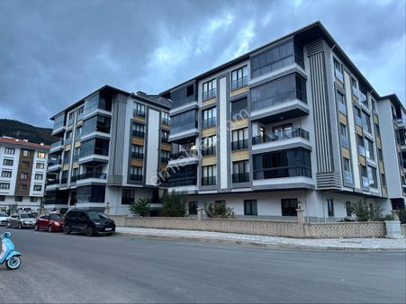 Abit Gm Yarenlerde 3+1 Arakat Makasçı Yapımı Satılık Daire