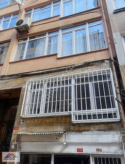 'aycan Beşiktaş Nüzhetiye De 3+1 Yüksek Giriş Daire Balkonlu