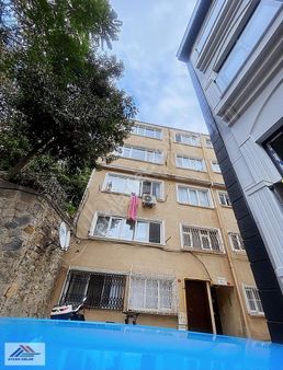 Aycan Beşiktaş Çırağanda Balkonlu Önü Acık Satılık Boş Daire