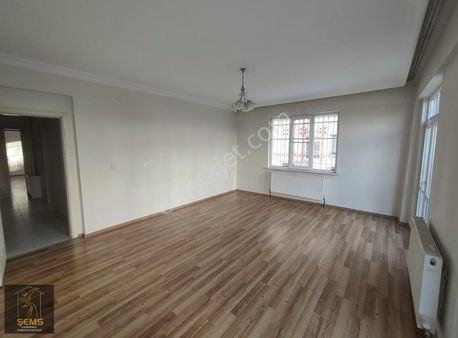 Site İçerisinde Boş Oturuma Hazır Daire