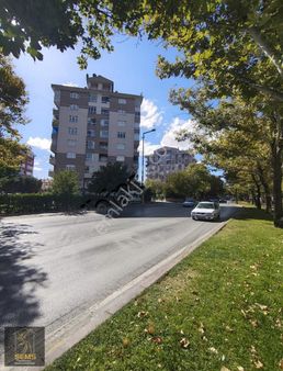 Fetih Caddesi Üzerinde Arakat Satılık 3+1 Daire