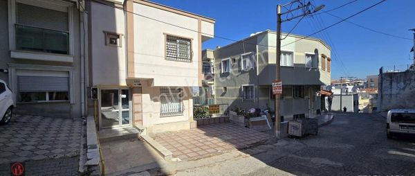 Balçova Eğitim Mahallesinde Satılık 2+1 Daire