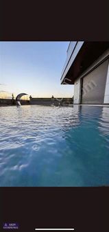 Büyükçekmece'de Sıfır 7+1 Havuzlu Villa