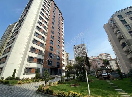 Atölyeden Ömerpaşada 24 Saat Güvenlikli 100m2 2+1 4 Yıllık